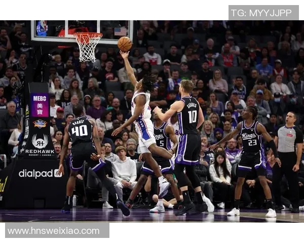 独行侠与快船的激战揭示了NBA季后赛的悬念与精彩瞬间